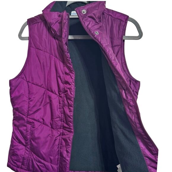 Columbia Women’s Puffer Vest With Fleece Lining Size Slant Pockets Medium - Picture 9 of 11